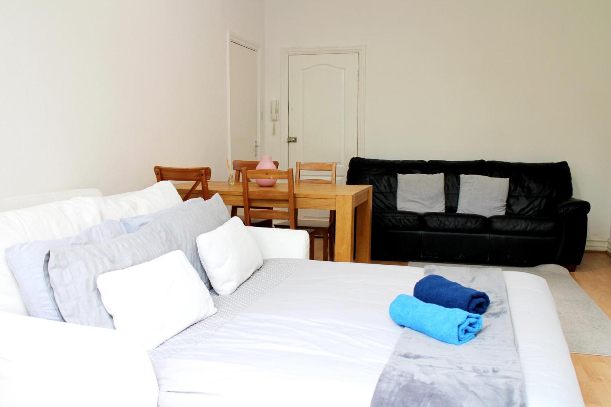 Large Garden Apartment On Golders Green High Road Londres Extérieur photo